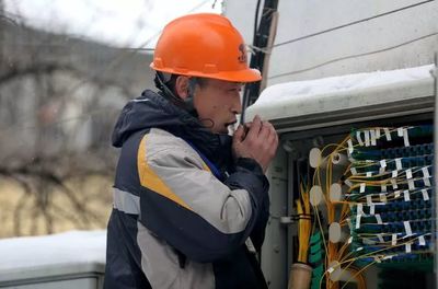 我为智能宽带代言——通讯设备修理小哥的智能服务风采