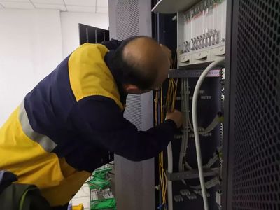 强基达标进行时 探秘乌西站的CIPS通讯设备修理“神器”